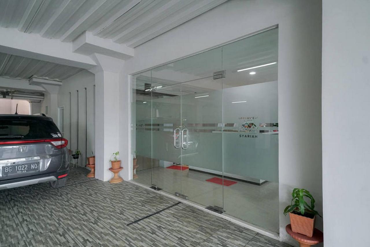 Urbanview Hotel Bari Syariah Palembang By Reddoorz ภายนอก รูปภาพ