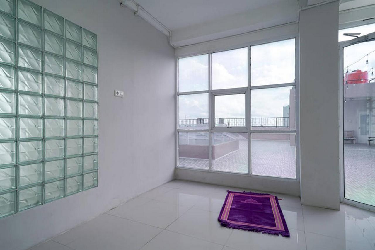 Urbanview Hotel Bari Syariah Palembang By Reddoorz ภายนอก รูปภาพ
