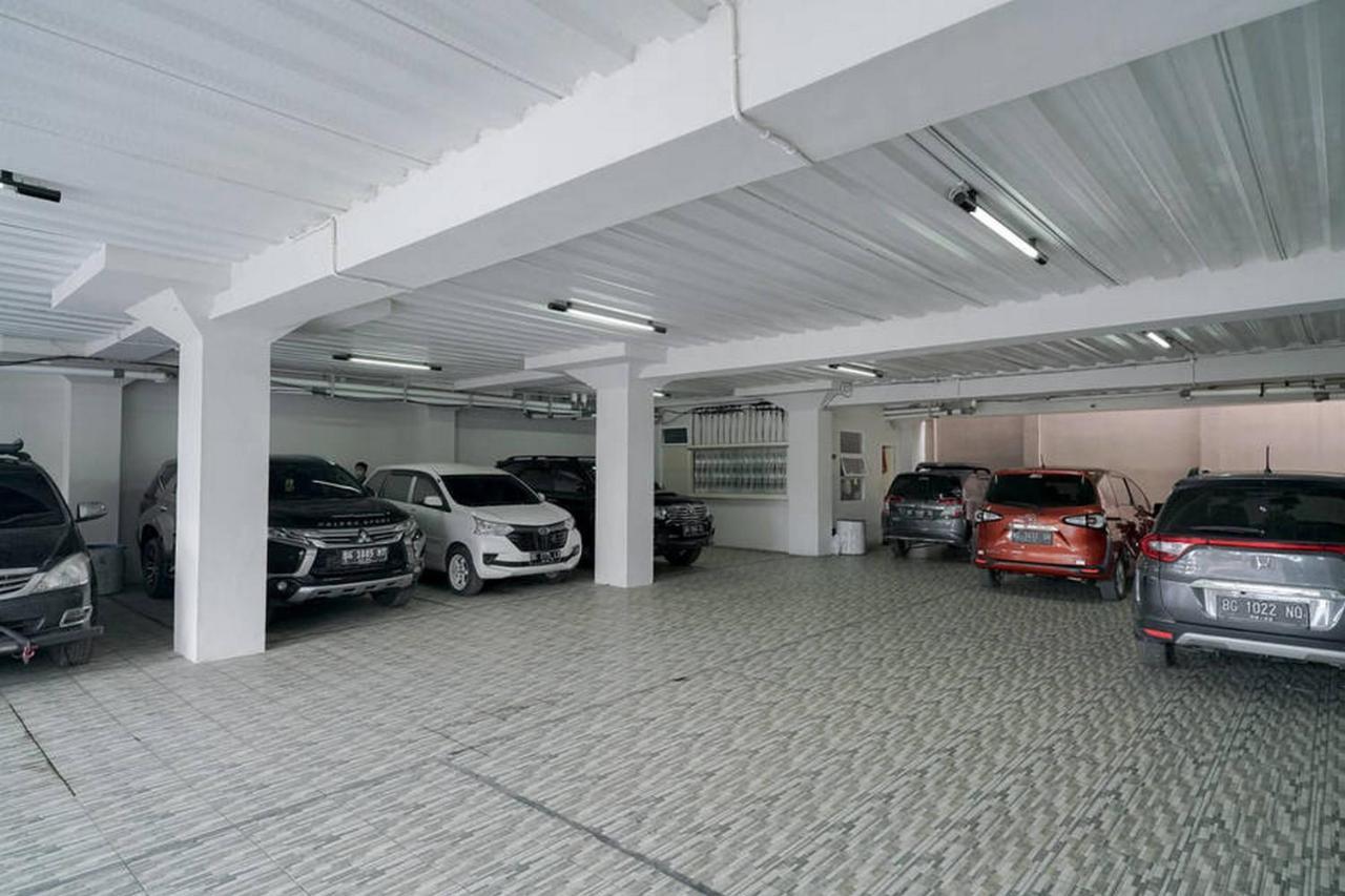Urbanview Hotel Bari Syariah Palembang By Reddoorz ภายนอก รูปภาพ
